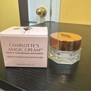 Magic Cream Instant Turnaround Moisturiser - Gold and Clear